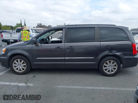 2015 Chrysler Town & Country Touring with VIN 2C4RC1BGXFR655330, listed as a IAAI auction lot 42181430 with 148,195 mi miles and . Bid and sale history available at DreamBid. Image 14.