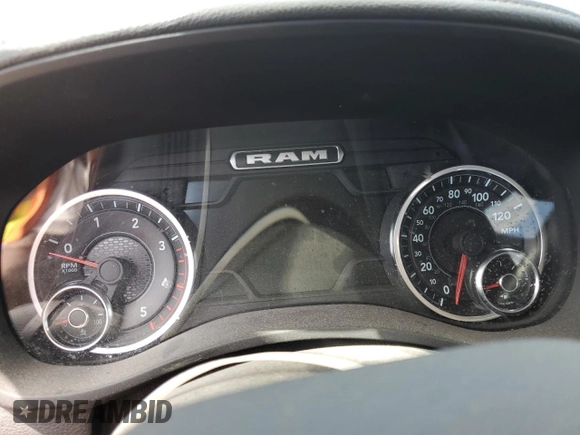 2024 Ram 2500 Laramie z VIN 3C6UR5FL6RG159952, wystawiony jako Copart lot #52771035 z przebiegiem Nie podano mil oraz Szkoda całkowita • Salvage title. Historia ofert i sprzedaży dostępna na DreamBid. Obrazek 9.