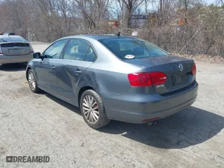 2011 Volkswagen Jetta Sedan SEL w/Sunroof PZEV with VIN 3VWLZ7AJ5BM392506, listed as a IAAI auction lot 39156853 with 110,406 mi miles. Bid and sale history available at carsss.com. Image 3.