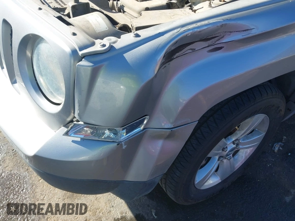 2017 Jeep Patriot Sport with VIN 1C4NJPBB8HD132437, listed as a IAAI auction lot 41429955 with 141,243 mi miles. Bid and sale history available at carsss.com. Image 17.