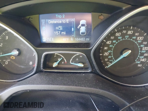 2012 Ford Focus SE z VIN 1FAHP3K28CL297610, wystawiony jako IAAI lot #41999068 z przebiegiem 164 482 mil mil oraz . Historia ofert i sprzedaży dostępna na DreamBid. Obrazek 7.