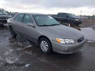 2000 Toyota Camry CE z VIN 4T1BG22K3YU691054, wystawiony jako IAAI lot #41896526 z przebiegiem 303 993 mil mil oraz . Historia ofert i sprzedaży dostępna na DreamBid. Obrazek 1.