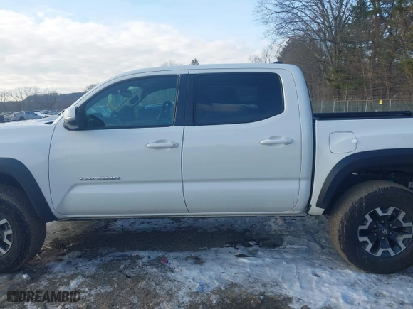 2023 Toyota Tacoma 4WD SR with VIN 3TMCZ5ANXPM599135, listed as a IAAI auction lot 41442577 with 26,901 mi miles. Bid and sale history available at carsss.com. Image 15.