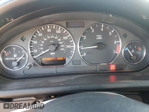 2000 BMW Z3 2.5L with VIN WBACH9341YLF92012, listed as a Copart auction lot 81674944 with 100,985 mi miles and Salvage Title. Bid and sale history available at carsss.com. Image 9.