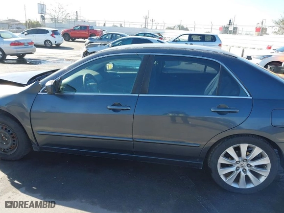 2006 Honda Accord Sdn LX SE with VIN 1HGCM56326A111802, listed as a IAAI auction lot 41831670 with 228,696 mi miles. Bid and sale history available at carsss.com. Image 15.