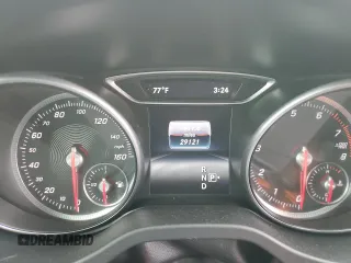 2019 Mercedes-Benz CLA 250 with VIN WDDSJ4EBXKN748452, listed as a Copart auction lot 49196934 with 29,121 mi miles and . Bid and sale history available at DreamBid. Image 9.