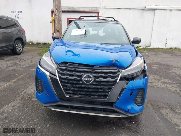 2022 Nissan Kicks SR with VIN 3N1CP5DVXNL507366, listed as a IAAI auction lot 41302567 with 43,268 mi miles. Bid and sale history available at carsss.com. Image 12.