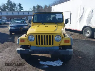 2005 Jeep Wrangler X with VIN 1J4FA39S25P374373, listed as a IAAI auction lot 41754017 with 195,156 mi miles. Bid and sale history available at carsss.com. Image 12.