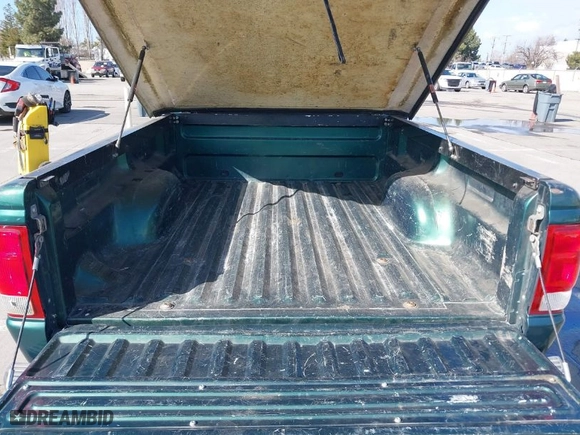 2000 Ford Ranger XL with VIN 1FTYR10C9YPB64651, listed as a IAAI auction lot 41589635 with 134,323 mi miles. Bid and sale history available at carsss.com. Image 8.