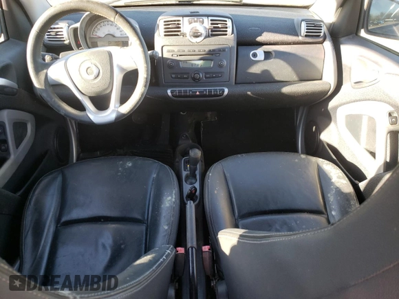 2008 Smart fortwo Pure z VIN WMEEJ31X78K128849, wystawiony jako Copart lot #44351215 z przebiegiem 144 175 mil mil oraz Tytuł czysty. Historia ofert i sprzedaży dostępna na DreamBid. Obrazek 8.