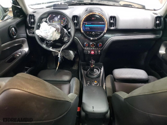2021 MINI Countryman Cooper S with VIN WMZ83BR08M3M69818, listed as a Copart auction lot 49461025 with 31,418 mi miles and Salvage Title. Bid and sale history available at carsss.com. Image 8.