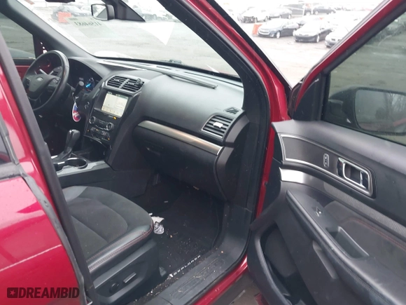 2019 Ford Explorer XLT with VIN 1FM5K7DH6KGA57902, listed as a IAAI auction lot 41564683 with 103,765 mi miles. Bid and sale history available at carsss.com. Image 5.