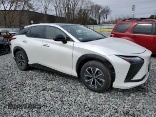 2024 Lexus RZ 450e Premium с VIN JTJAAAAB6RA024377, выставлен на аукционе Copart как лот 52694095 с пробегом 20 872 миль миль и Списание • Salvage title. История ставок и продаж доступна на DreamBid. Изображение 4.