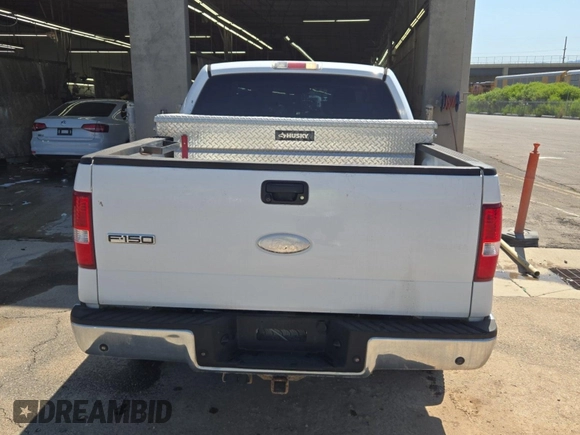 2008 Ford F-150 XLT z VIN 1FTPW14V38FA76863, wystawiony jako IAAI lot #42610373 z przebiegiem 178 671 mil mil oraz . Historia ofert i sprzedaży dostępna na DreamBid. Obrazek 34.