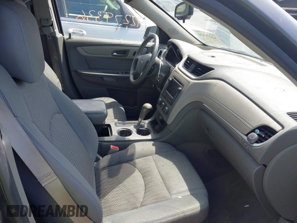 2015 Chevrolet Traverse LS z VIN 1GNKRFED1FJ152781, wystawiony jako IAAI lot #42279336 z przebiegiem 131 491 mil mil oraz . Historia ofert i sprzedaży dostępna na DreamBid. Obrazek 5.