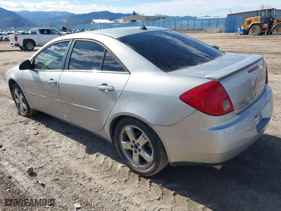 2005 Pontiac G6 GT with VIN 1G2ZH528454152965, listed as a IAAI auction lot 41849100 with 220,177 mi miles. Bid and sale history available at carsss.com. Image 3.