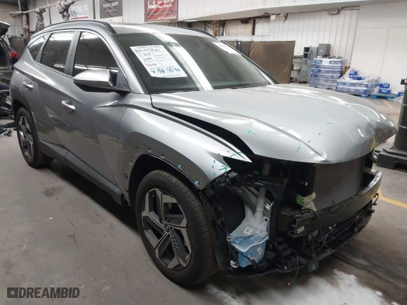 2024 Hyundai Tucson SEL with VIN 5NMJF3DE3RH432475, listed as a IAAI auction lot 41670521 with 3,306 mi miles. Bid and sale history available at carsss.com. Image 1.