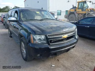 2014 Chevrolet Suburban LTZ with VIN 1GNSCKE08ER220808, listed as a IAAI auction lot 42022477 with 192,488 mi miles. Bid and sale history available at carsss.com. Image 1.