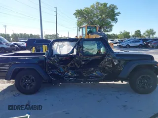 2024 Jeep Gladiator Sport S с VIN 1C6HJTAG6RL111586, выставлен на аукционе IAAI как лот 41833397 с пробегом 2 452 миль миль и . История ставок и продаж доступна на DreamBid. Изображение 14.