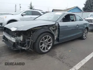 2012 Audi A5 Premium Plus z VIN WAULFAFR5CA013278, wystawiony jako IAAI lot #41324346 z przebiegiem 75 401 mil mil oraz . Historia ofert i sprzedaży dostępna na DreamBid. Obrazek 2.
