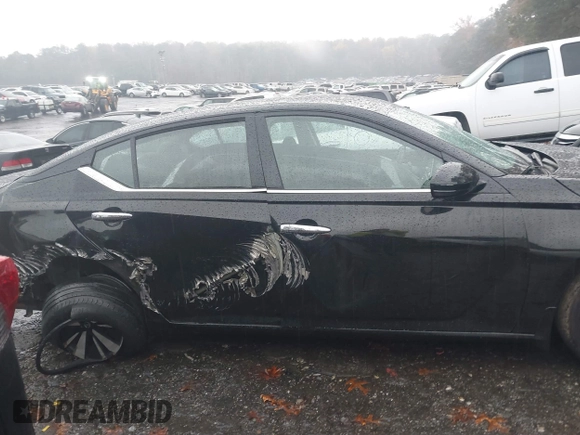 2019 Nissan Altima 2.5 SV with VIN 1N4BL4DV3KC143660, listed as a IAAI auction lot 40882186 with 112,610 mi miles. Bid and sale history available at carsss.com. Image 13.