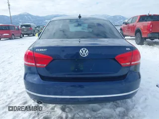 2013 Volkswagen Passat SEL Premium z VIN 1VWCP7A32DC089517, wystawiony jako IAAI lot #41546511 z przebiegiem 149 067 mil mil oraz . Historia ofert i sprzedaży dostępna na DreamBid. Obrazek 16.