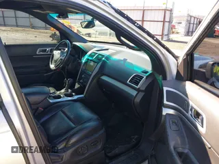 2011 Ford Explorer XLT with VIN 1FMHK8D85BGA11352, listed as a IAAI auction lot 41583934 with 238,362 mi miles and . Bid and sale history available at carsss.com. Image 5.