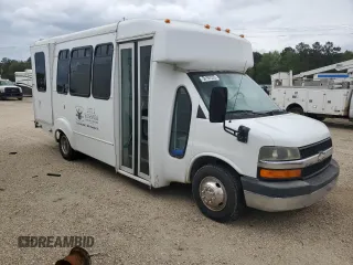 2007 Chevrolet Express Commercial C7L DRW with VIN 1GBJG31U671234848, listed as a Copart auction lot 50197555 with 97,869 mi miles and Salvage Title. Bid and sale history available at carsss.com. Image 4.
