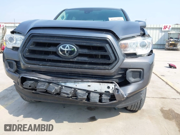 2021 Toyota Tacoma SR z VIN 5TFAX5GN8MX192277, wystawiony jako IAAI lot #42277081 z przebiegiem 66 322 mil mil oraz . Historia ofert i sprzedaży dostępna na DreamBid. Obrazek 6.