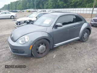 2012 Volkswagen Beetle 2.5L PZEV с VIN 3VWJP7AT0CM638376, выставлен на аукционе IAAI как лот 42390030 с пробегом 98 117 миль миль и . История ставок и продаж доступна на DreamBid. Изображение 2.