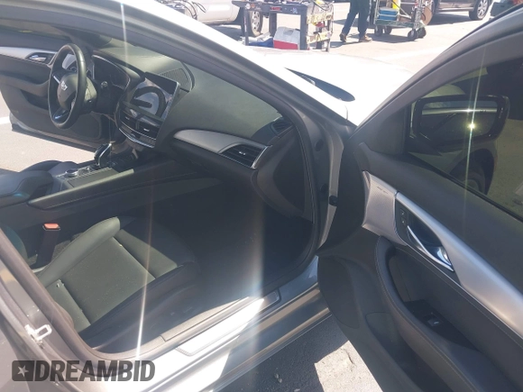 2023 Cadillac CT5 Luxury z VIN 1G6DW5RK3P0106764, wystawiony jako IAAI lot #42491584 z przebiegiem 32 223 mil mil oraz . Historia ofert i sprzedaży dostępna na DreamBid. Obrazek 5.