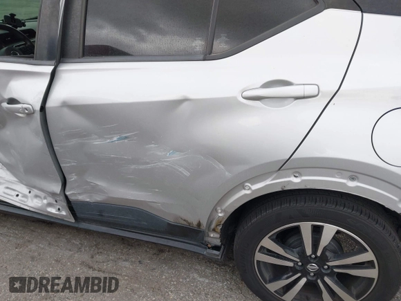 2019 Nissan Kicks SR with VIN 3N1CP5CU1KL535075, listed as a IAAI auction lot 42051466 with 73,730 mi miles. Bid and sale history available at carsss.com. Image 17.