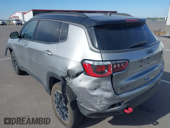 2019 Jeep Compass Trailhawk z VIN 3C4NJDDB6KT722424, wystawiony jako IAAI lot #42270528 z przebiegiem 98 007 mil mil oraz . Historia ofert i sprzedaży dostępna na DreamBid. Obrazek 17.