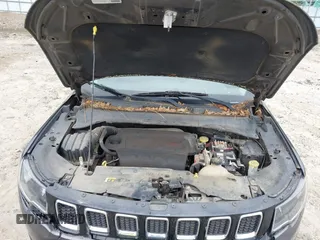 2018 Jeep Compass Sport with VIN 3C4NJCAB0JT335333, listed as a IAAI auction lot 42231636 with Not provided miles and . Bid and sale history available at DreamBid. Image 10.