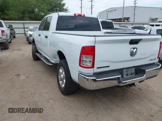 2024 Ram 2500 Big Horn with VIN 3C6UR5DJ1RG249902, listed as a IAAI auction lot 42043924 with 21,560 mi miles. Bid and sale history available at carsss.com. Image 3.