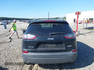 2019 Jeep Cherokee Latitude Plus with VIN 1C4PJMLBXKD229927, listed as a IAAI auction lot 42238552 with 90,984 mi miles and . Bid and sale history available at DreamBid. Image 16.