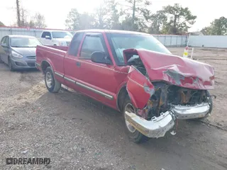 1998 Chevrolet S-10 LS with VIN 1GCCS1940W8183851, listed as a IAAI auction lot 41286793 with 262,690 mi miles. Bid and sale history available at carsss.com. Image 1.