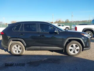 2019 Toyota RAV4 XLE with VIN JTMW1RFV1KD002799, listed as a IAAI auction lot 40887562 with 75,016 mi miles. Bid and sale history available at carsss.com. Image 13.
