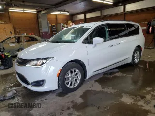 2020 Chrysler Pacifica Touring L with VIN 2C4RC1BG1LR165886, listed as a Copart auction lot 62895955 with 57,570 mi miles and Salvage title. Bid and sale history available at DreamBid. Image 1.