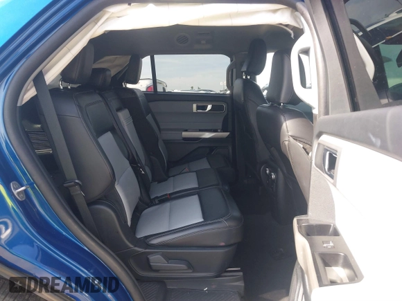 2023 Ford Explorer XLT with VIN 1FMSK7DH9PGA46015, listed as a IAAI auction lot 41593747 with 40,100 mi miles. Bid and sale history available at carsss.com. Image 8.