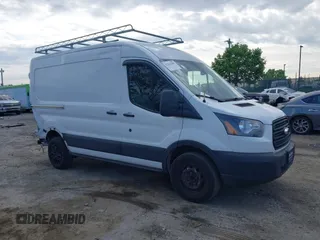 2019 Ford Transit z VIN 1FTYR1CM2KKA03941, wystawiony jako IAAI lot #42161505 z przebiegiem 70 145 mil mil oraz . Historia ofert i sprzedaży dostępna na DreamBid. Obrazek 1.