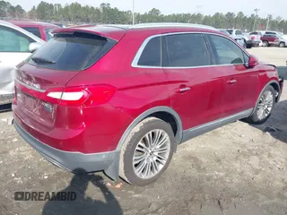 2016 Lincoln MKX Reserve z VIN 2LMTJ6LP5GBL67782, wystawiony jako IAAI lot #41773598 z przebiegiem 119 601 mil mil oraz . Historia ofert i sprzedaży dostępna na DreamBid. Obrazek 4.