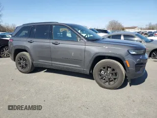 2024 Jeep Grand Cherokee Laredo X with VIN 1C4RJHAG3RC177071, listed as a Copart auction lot 46480755 with 6,031 mi miles and Salvage Title. Bid and sale history available at carsss.com. Image 4.