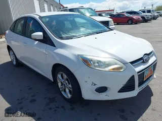 2013 Ford Focus SE with VIN 1FADP3F22DL190871, listed as a IAAI auction lot 41992240 with 160,614 mi miles. Bid and sale history available at carsss.com. Image 1.