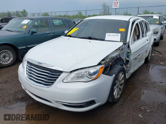 2013 Chrysler 200 Limited with VIN 1C3CCBCG5DN539607, listed as a IAAI auction lot 42131575 with 92,757 mi miles. Bid and sale history available at carsss.com. Image 2.