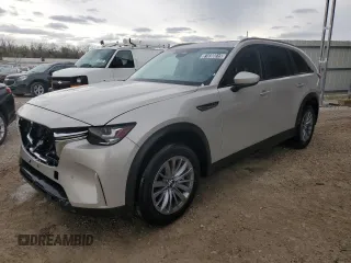 2025 Mazda CX-90 Preferred z VIN JM3KKBHD5S1214847, wystawiony jako Copart lot #51690015 z przebiegiem Nie podano mil oraz Czysty tytuł • Clean title. Historia ofert i sprzedaży dostępna na DreamBid. Obrazek 1.