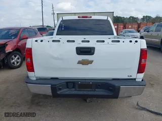 2007 Chevrolet Silverado 1500 LT w/1LT with VIN 2GCEC13C171708765, listed as a IAAI auction lot 41496026 with 250,396 mi miles. Bid and sale history available at carsss.com. Image 16.