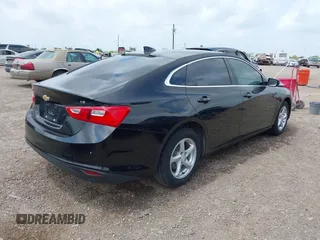 2016 Chevrolet Malibu LS z VIN 1G1ZB5ST8GF190958, wystawiony jako IAAI lot #42148180 z przebiegiem 77 768 mil mil oraz . Historia ofert i sprzedaży dostępna na DreamBid. Obrazek 4.