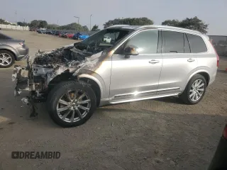2016 Volvo XC90 T6 Inscription z VIN YV4A22PL4G1024751, wystawiony jako Copart lot #87073174 z przebiegiem Nie podano mil oraz Szkoda całkowita • Salvage title. Historia ofert i sprzedaży dostępna na DreamBid. Obrazek 1.