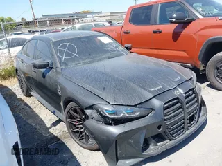2024 BMW M3 Competition xDrive z VIN WBS43AY0XRFS26150, wystawiony jako IAAI lot #41396512 z przebiegiem 12 984 mil mil oraz . Historia ofert i sprzedaży dostępna na DreamBid. Obrazek 1.